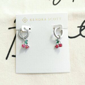 Kendra Scott Earring - Cherry - Berry Kyocera Opal Silver